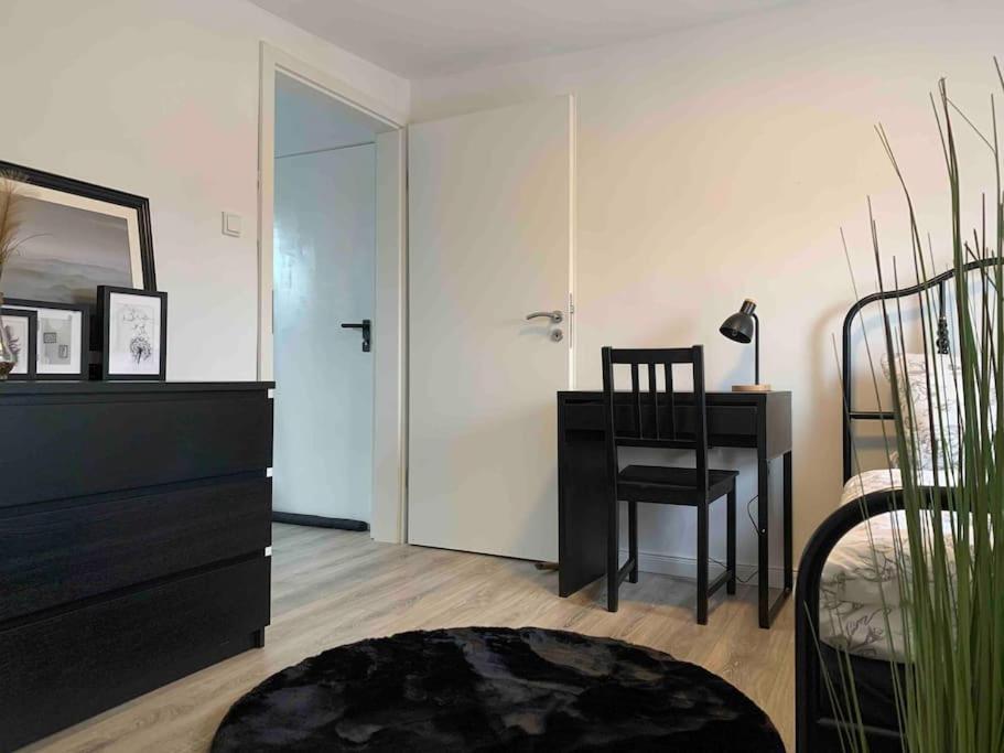 5Minuten Von Der City Entfernte Wohnung Mit Parkpl 빌레펠트 외부 사진